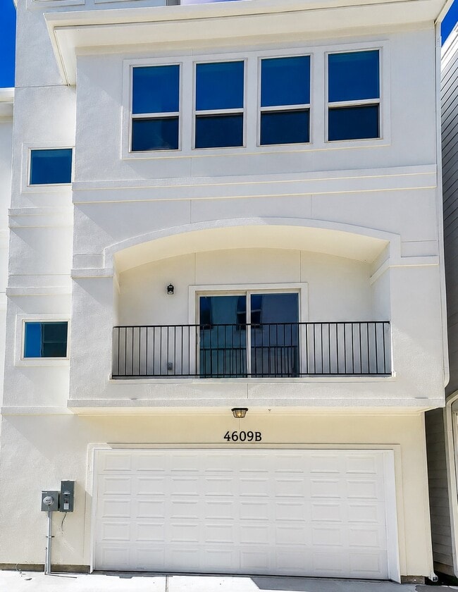 Building Photo - 4609 Nett St