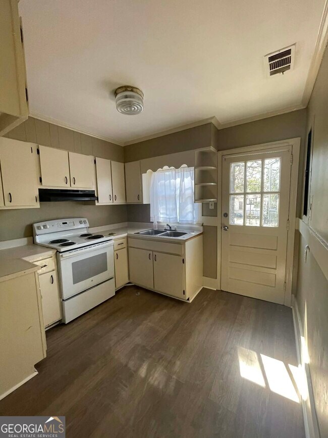 Foto del edificio - 604 W Moore St