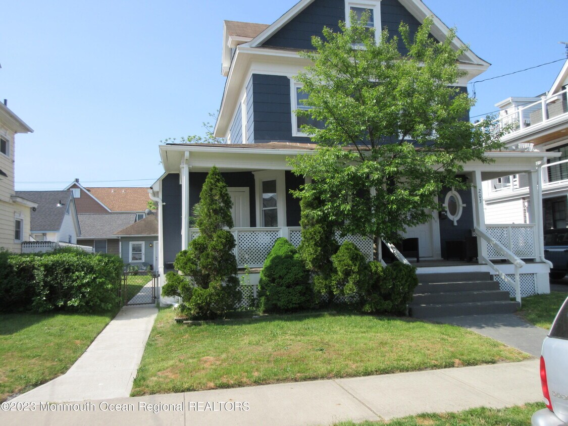 Primary Photo - 203 13th Ave