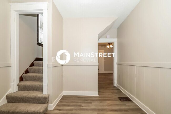 Foto del edificio - 4 Bedroom Pet-Friendly Home in Louisville, KY with Main Street Renewal