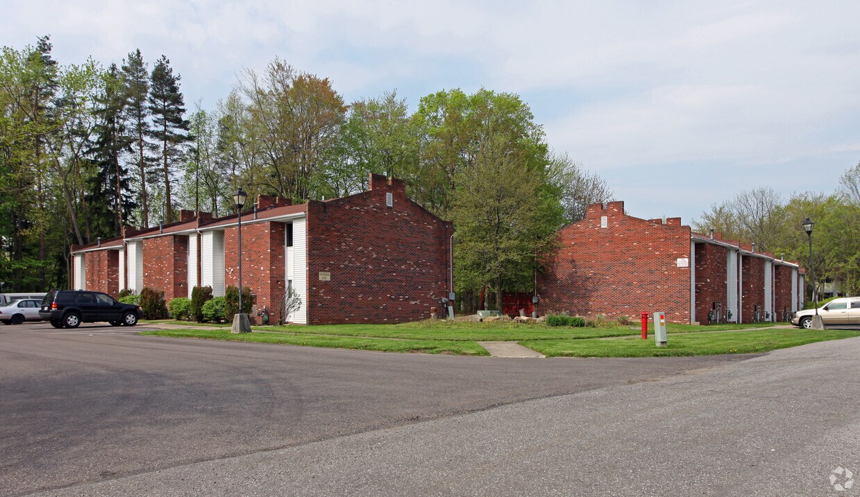 66756720 Bancroft St, Hiram, OH 44234 Apartments in Hiram, OH