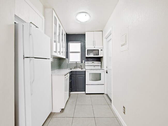 Foto del edificio - 2238 Monroe St