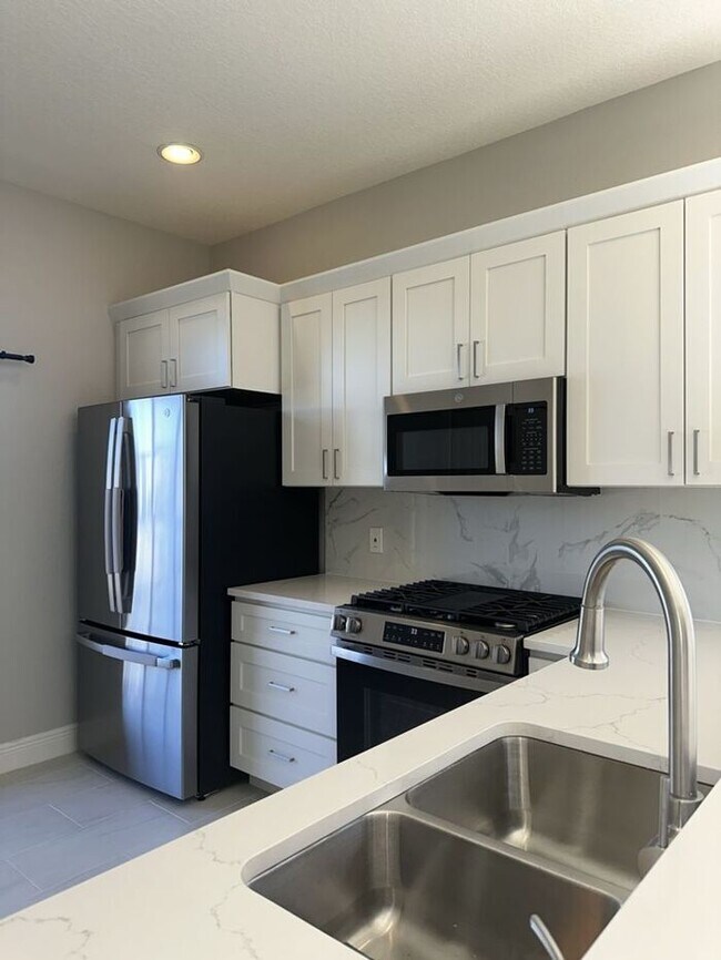 Building Photo - FULLY RENOVATED HOME IN OAK GROVE COMMUNITY