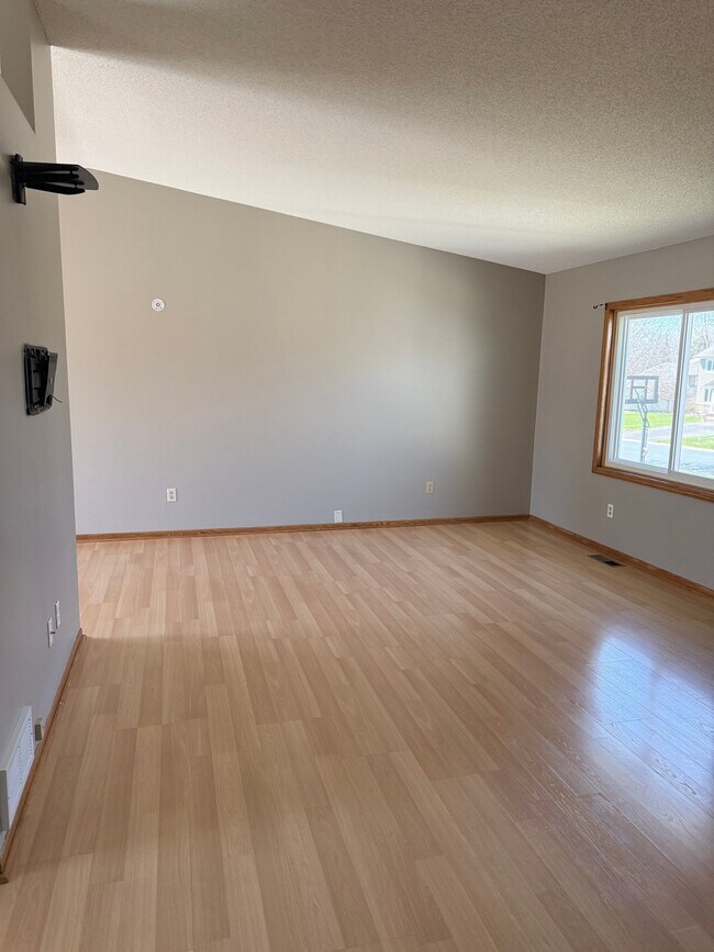 Foto del edificio - 13389 Nightingale St NW