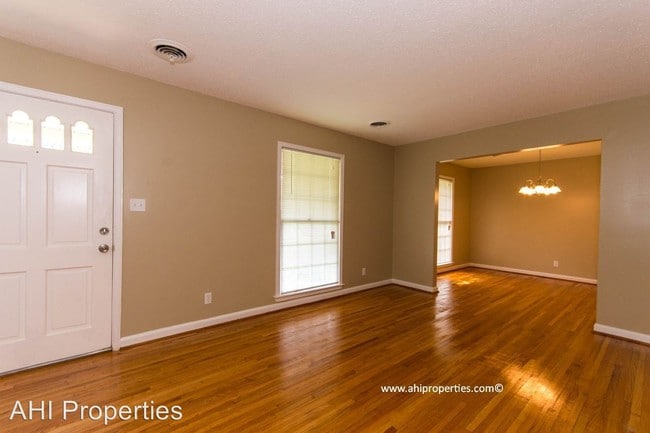Building Photo - 3 br, 2 bath House - 1906 Worley Lane
