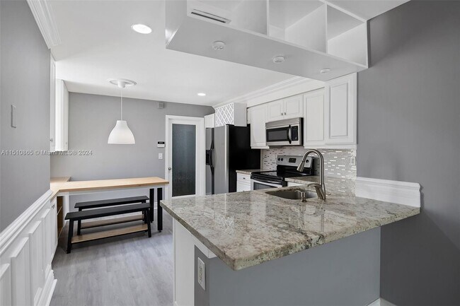 Building Photo - 1324 Veracruz Ln