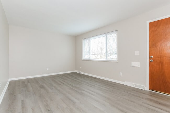 Building Photo - 5325 Plumridge Dr