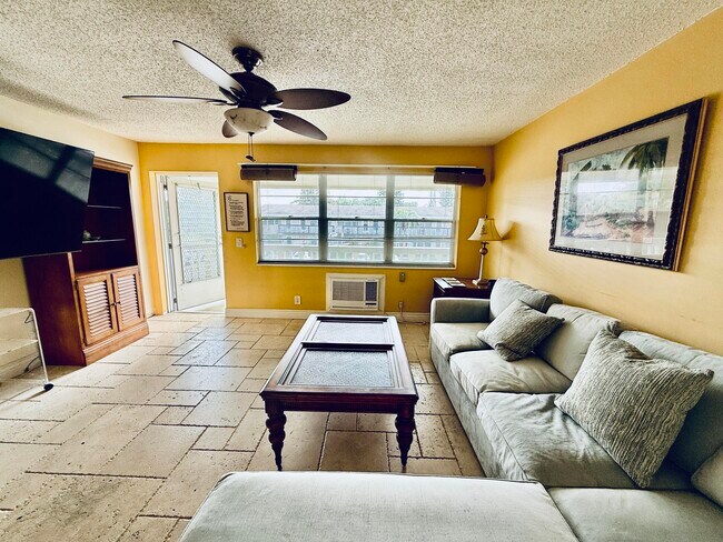 Building Photo - 159 Sussex H