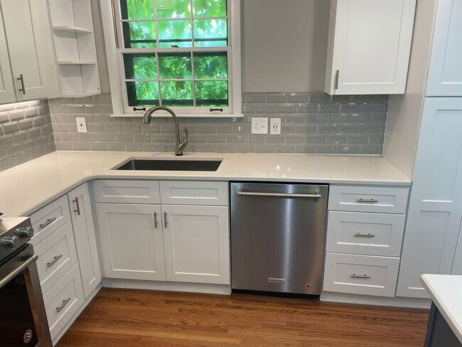 Building Photo - 309 Melvin Jones Dr