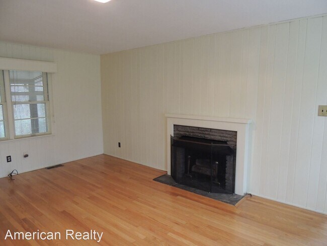 Building Photo - 3 br, 1 bath House - 1057 Oakland