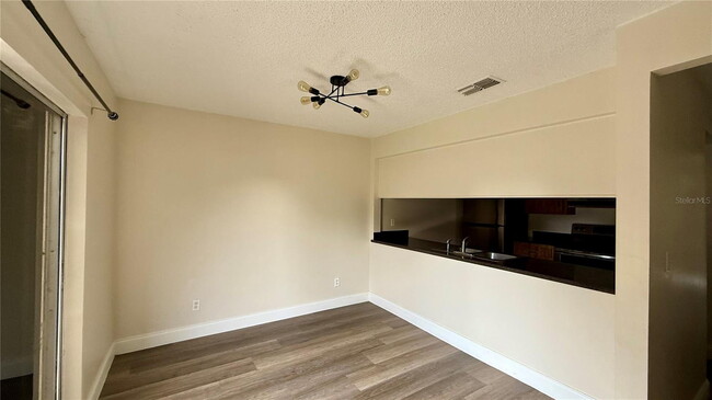 Foto del edificio - 206 Century Blvd