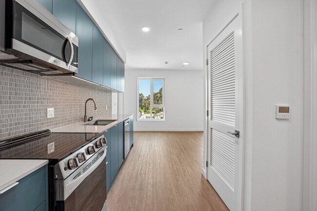 Building Photo - 2535 Alsace