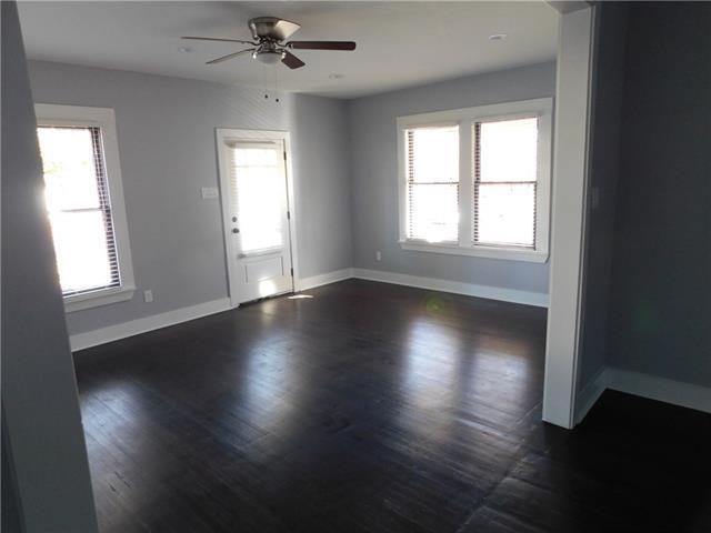 Building Photo - 202 E 6th St