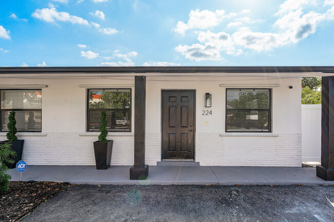 Building Photo - 224 NW 57th St