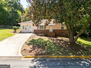 Building Photo - 595 S Poplar St