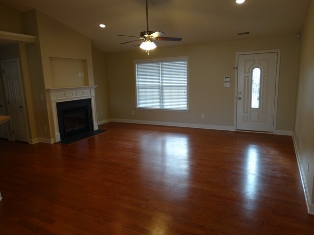 Building Photo - 607 Bost Crossing