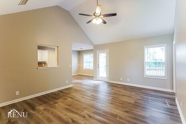 Building Photo - 140 Foxrun
