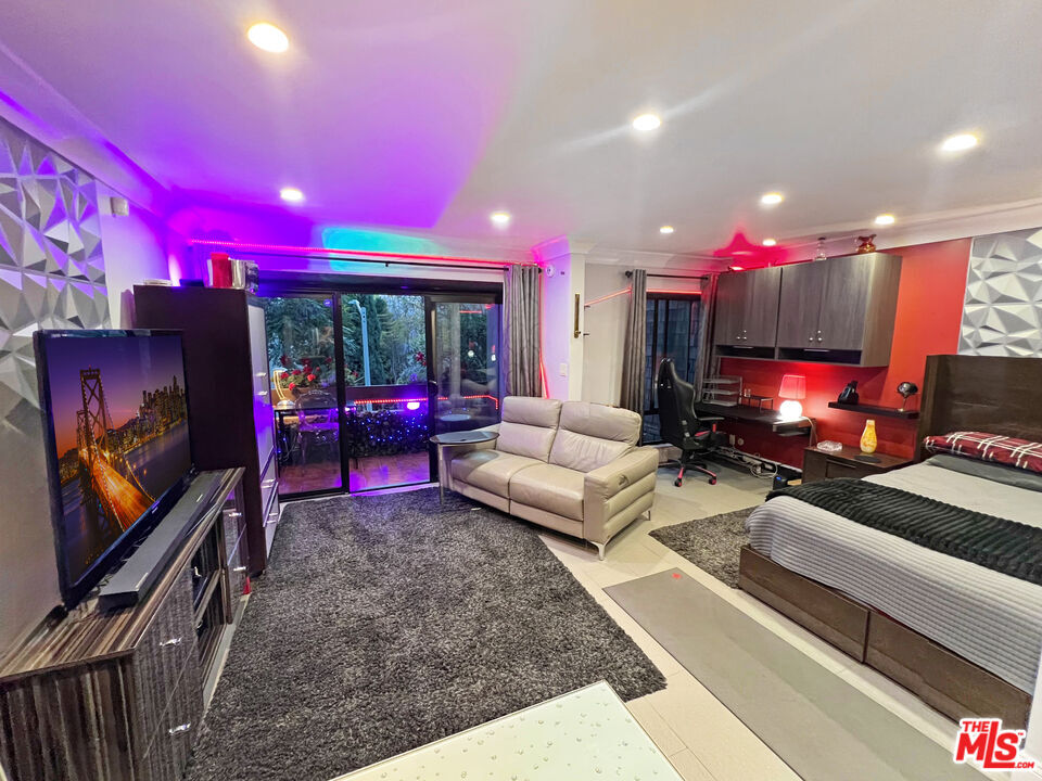 Foto principal - 950 Kings Rd