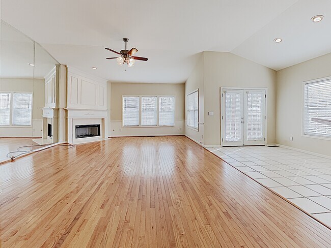 Building Photo - 1367 Fall River Drive