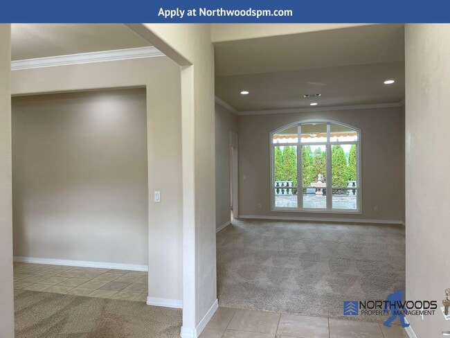 Building Photo - PET FRIENDLY!! Beautiful 3 Bedroom 2 Bath Home in Eagle Point Golf Course Community