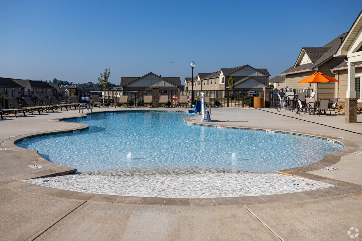 Universal at Town Creek Apartments in Lenoir City, TN