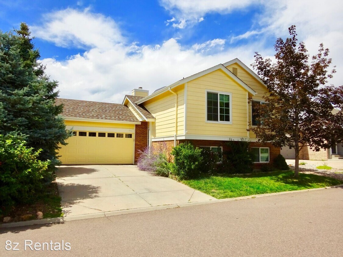 Primary Photo - 3 br, 2 bath House - 951 Conifer Court