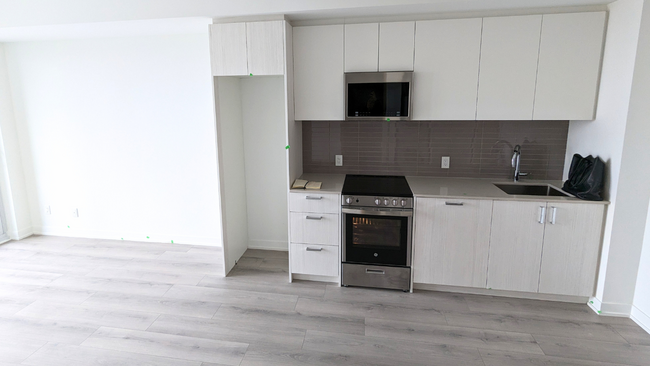 Photo du bâtiment - 1787 St Clair Av W