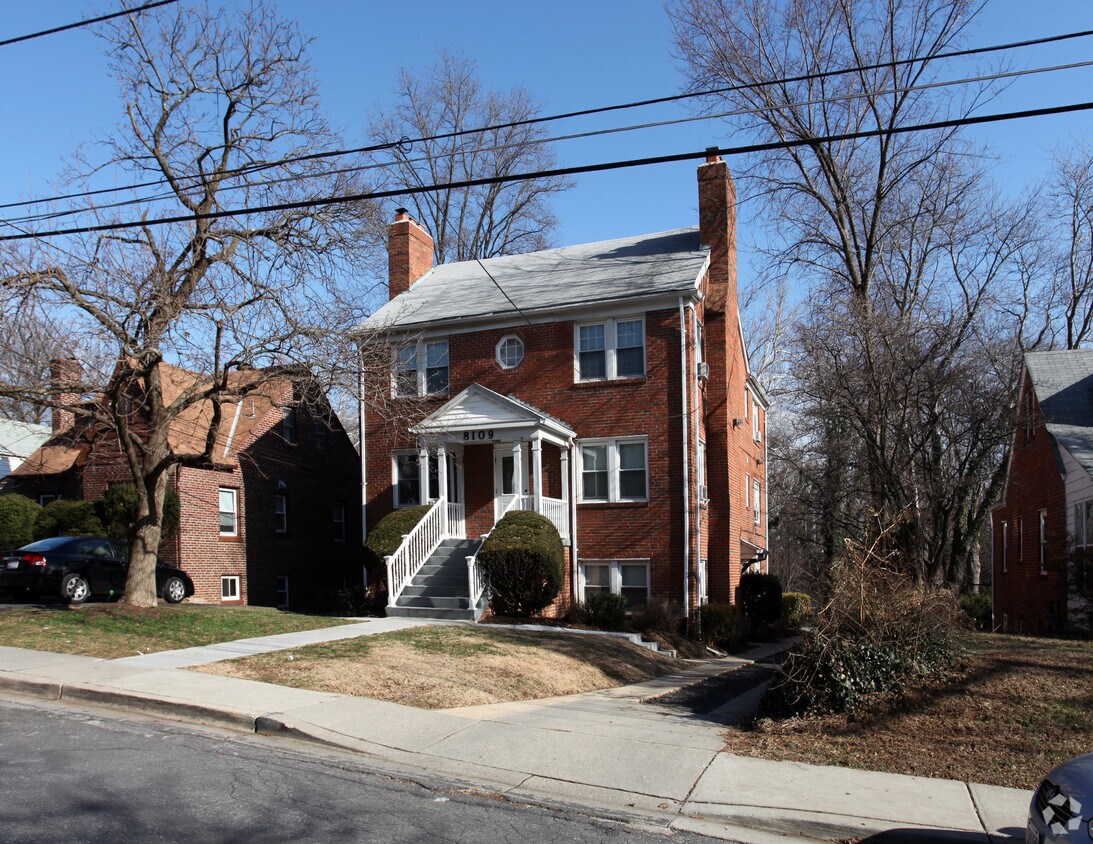 Primary Photo - 8109 Garland Ave