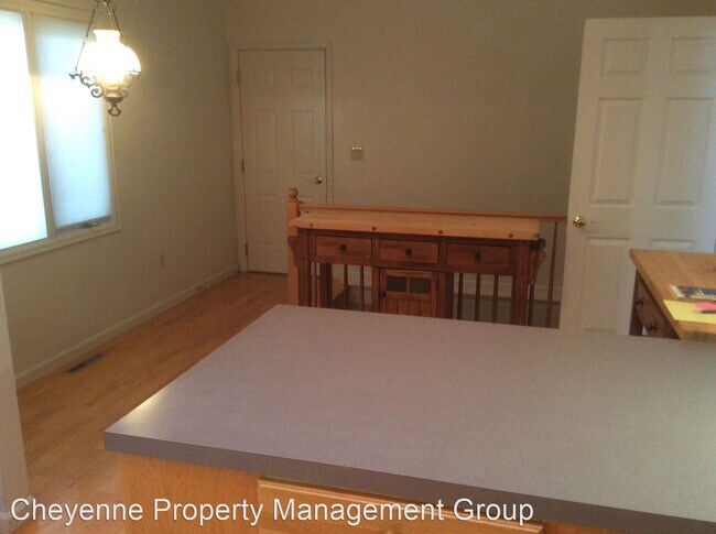 Building Photo - 2 br, 2 bath House - 902 Prairie Ave