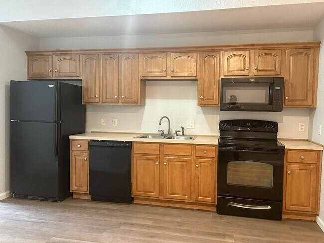 Foto del edificio - 3302 N 103rd Pl