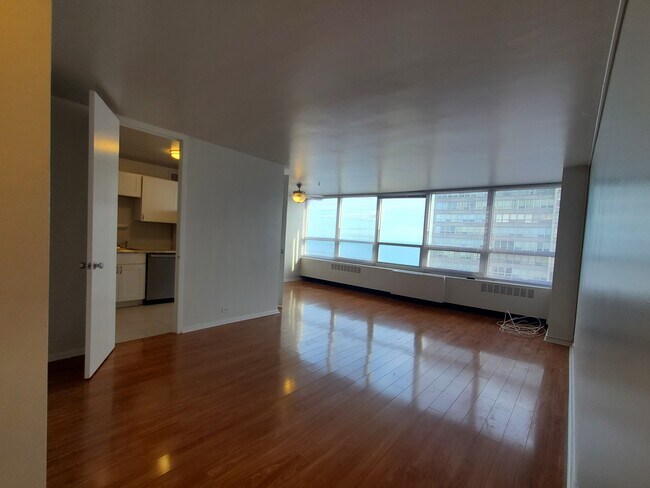 Livingroom - 4800 S Chicago Beach Dr