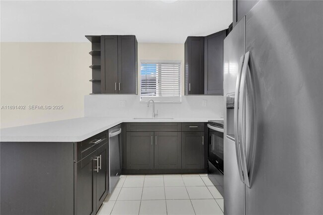 Foto del edificio - 16215 SW 137th Ct