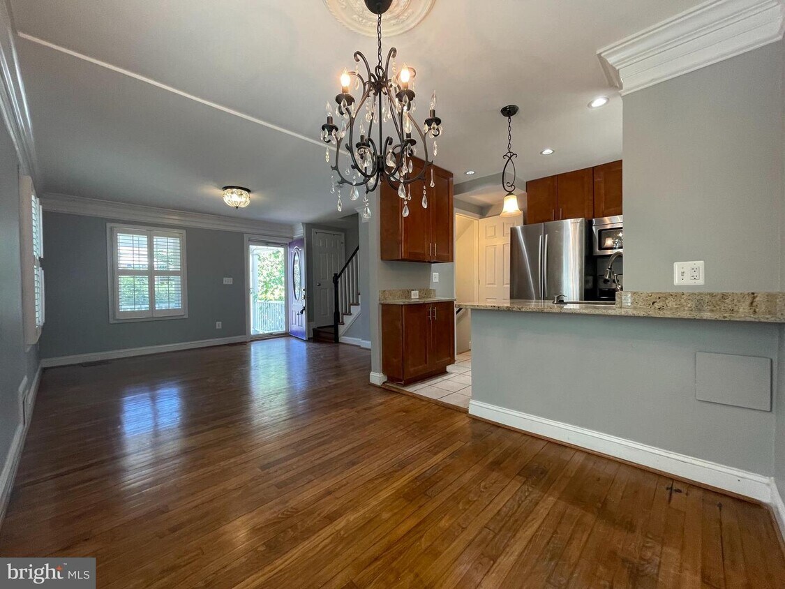 2810 Farmington Dr, Alexandria, VA 22303 House for Rent in Alexandria