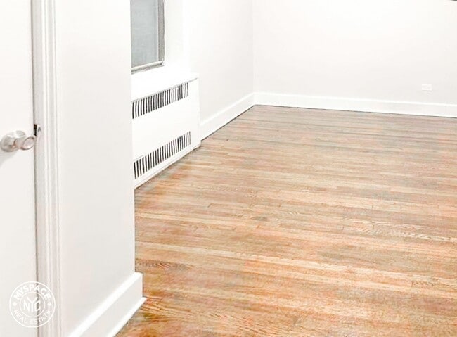 Foto del edificio - 312 E 21st St