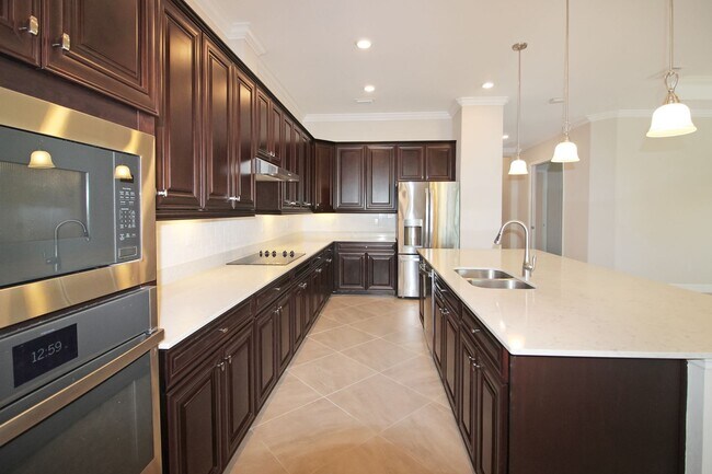 Foto del edificio - Sarasota National Annual Pool Home for Rent