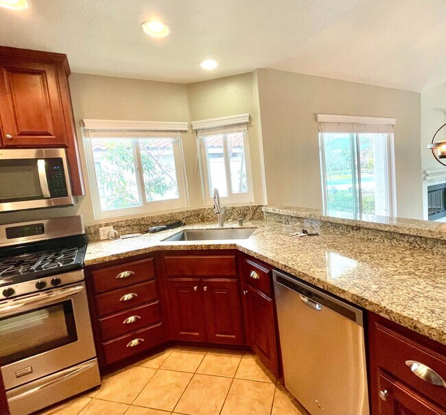 Foto del edificio - Spacious Unit Overlooking the RSM Beach Club!