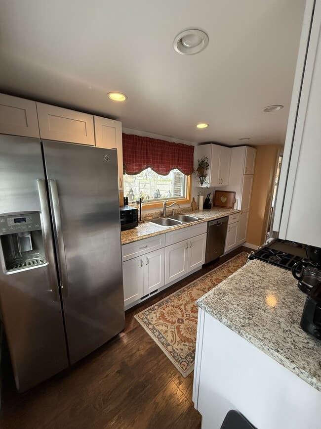 Photo - 210 E Columbia St House