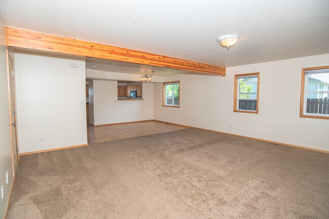 Building Photo - 2226 Burlington Ave