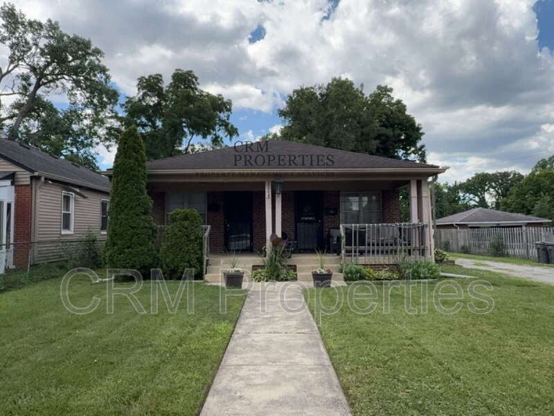 Foto principal - 3648 Station St