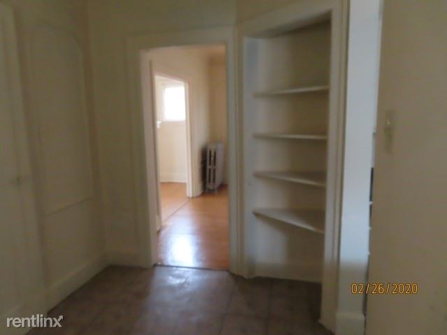 Building Photo - 3 br, 1 bath  - 3000 Cortland St Upper Unit