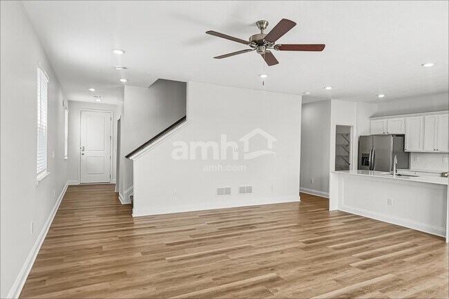 Foto del edificio - 93 Shady Elm Ln