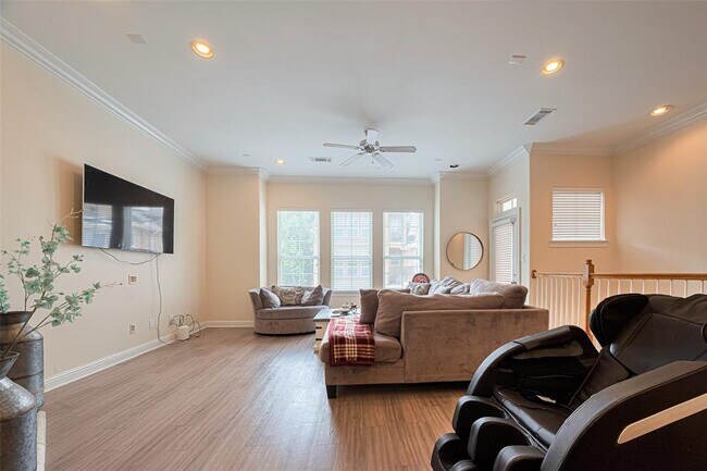 Building Photo - 24 Versante Ct