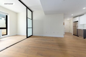 Building Photo - 25-21 43rd Ave