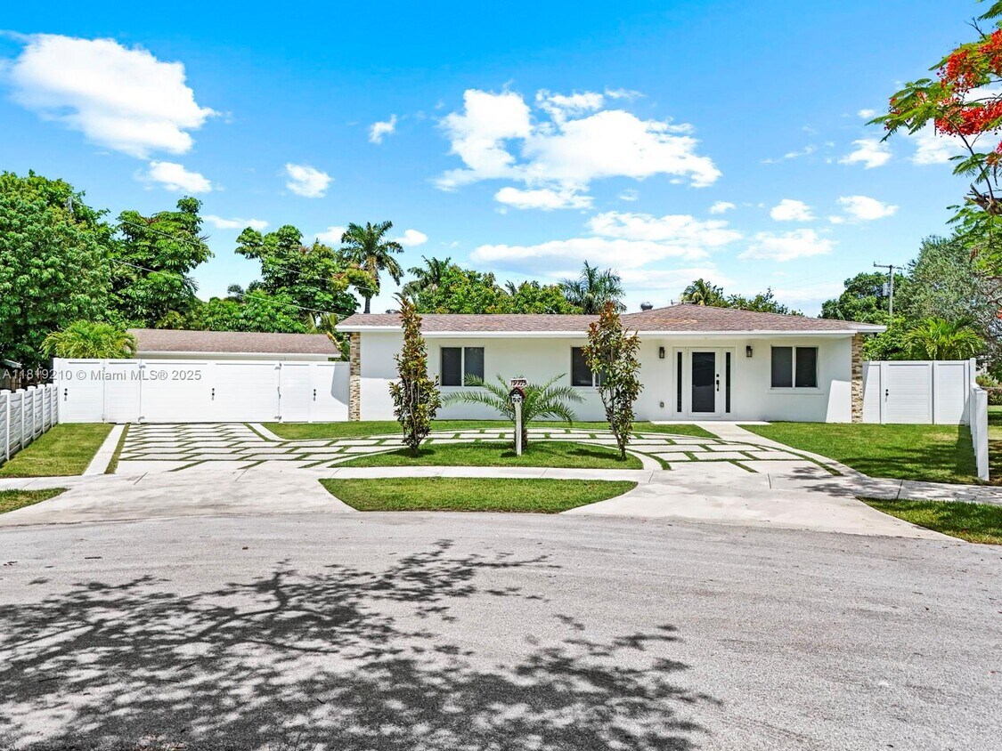 Primary Photo - 19715 SW 99th Pl