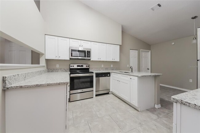 Building Photo - 945 Delano Ct