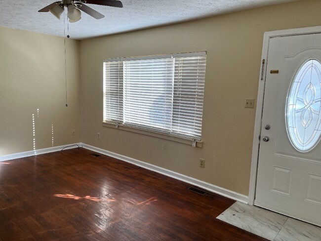 Foto del edificio - 2643 Vucrest Ave SE