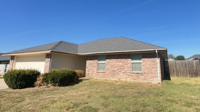 Building Photo - 1215 E Avenue H