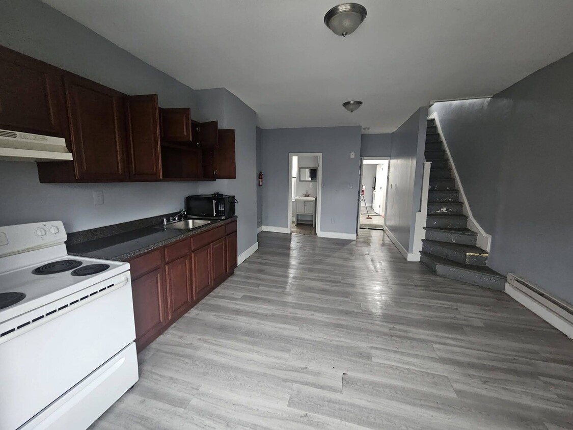 Kitchen/Living Room - 5210 Master St
