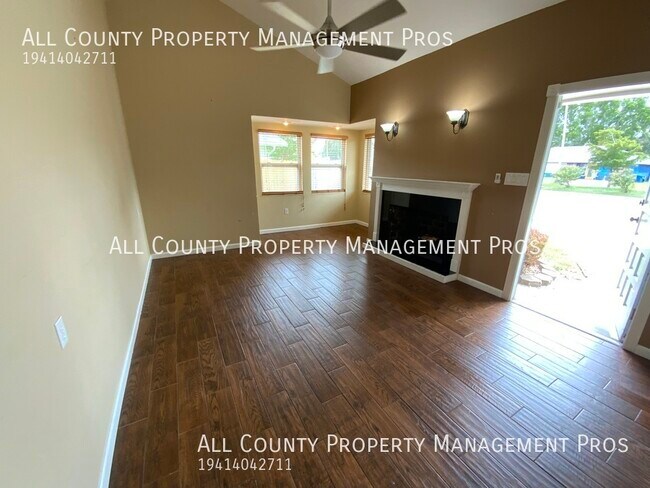 Building Photo - 811 33rd St Ct W
