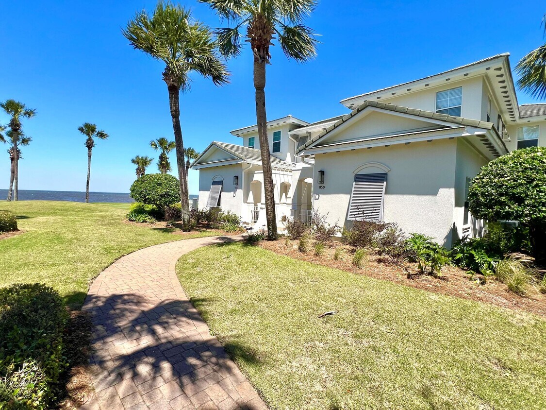 Foto principal - 850 Grand Harbour E